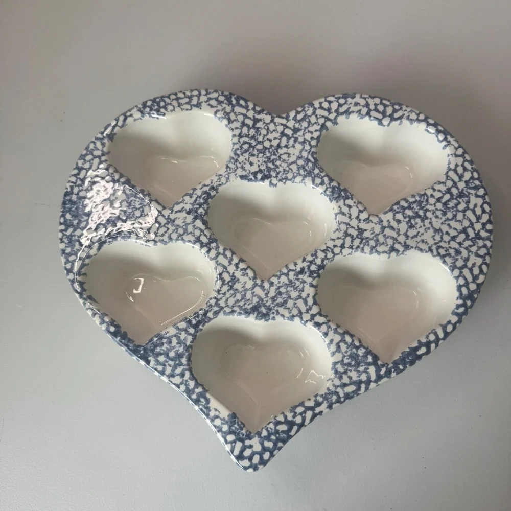Vintage Heart Shaped Muffin Pan Blue White Spatterware Ceramic 6 Cup Large